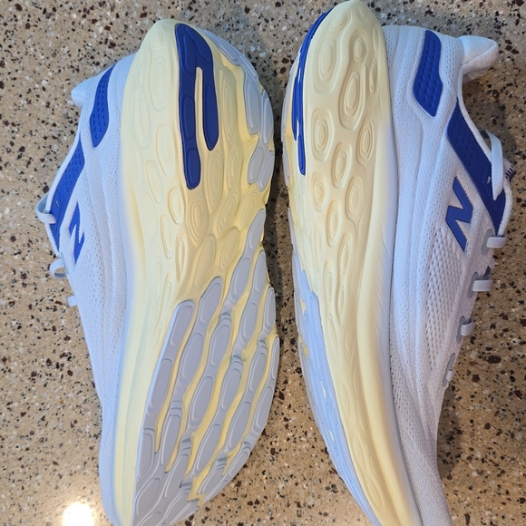 New Balance Men's Fresh Foam X 1080 V13 Running Shoe.. NWOT.. BOX.. M1080L13 - Picture 8 of 11